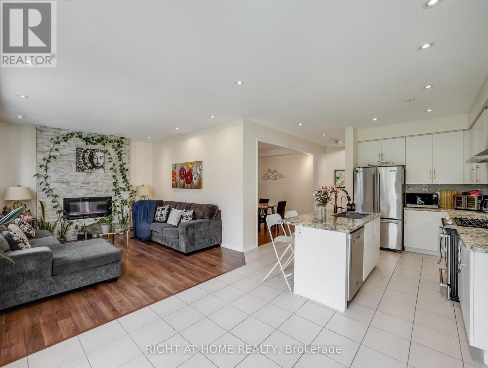 51 Cheevers Road, Brantford, Ontario  N3T 0K3 - Photo 7 - X12467419