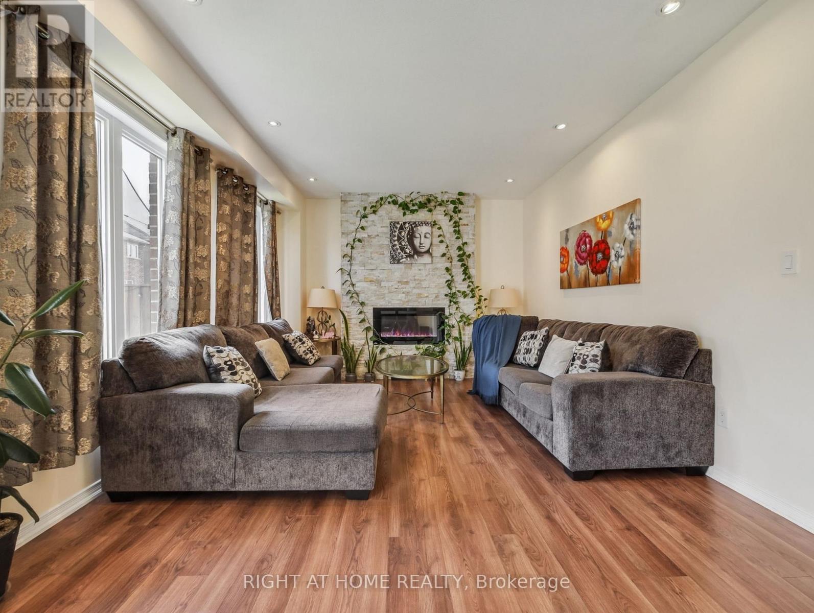 51 Cheevers Road, Brantford, Ontario  N3T 0K3 - Photo 5 - X12467419