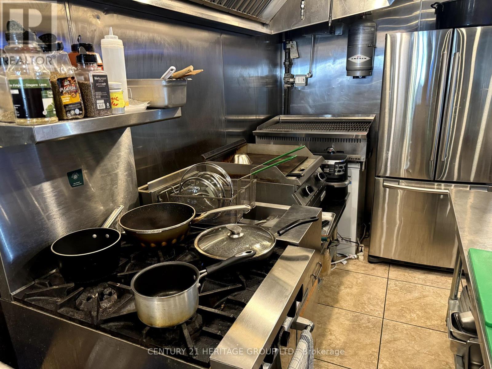 2 - 30 Main Street, Newmarket, Ontario  L3Y 3Y3 - Photo 5 - N12442087