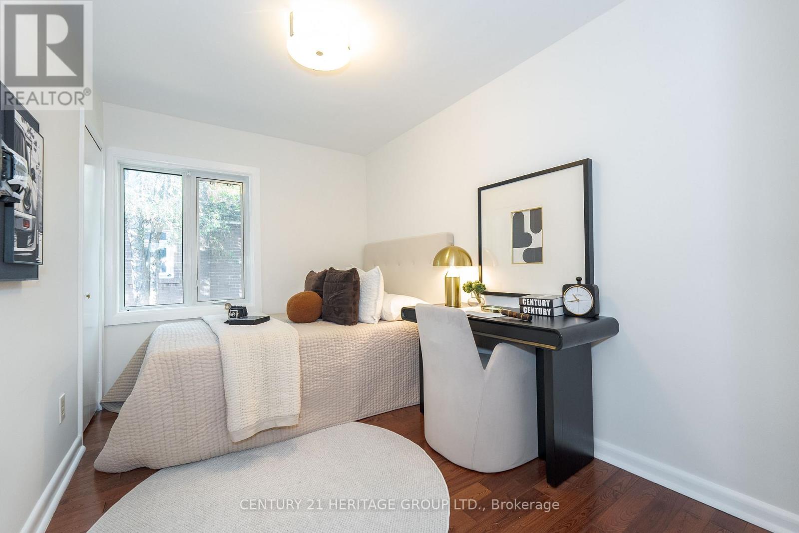 67 Savona Drive, Toronto, Ontario  M8W 4V2 - Photo 14 - W12499068