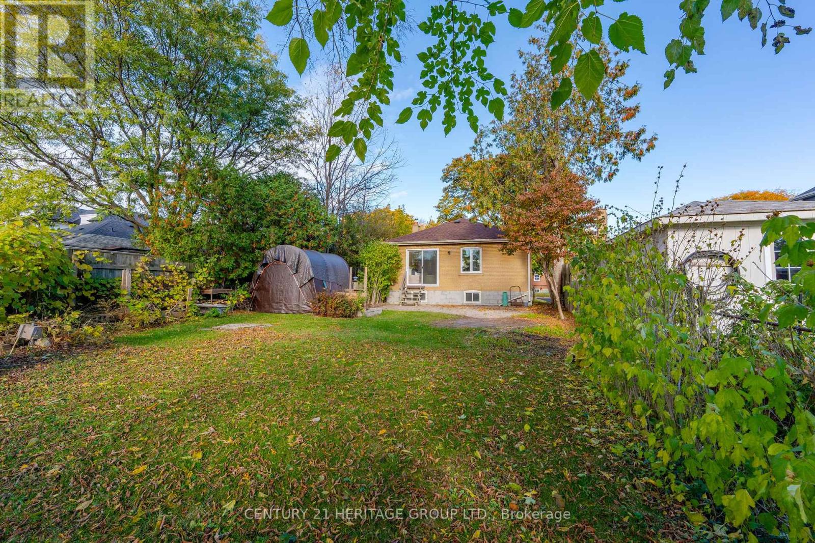 67 Savona Drive, Toronto, Ontario  M8W 4V2 - Photo 32 - W12499068