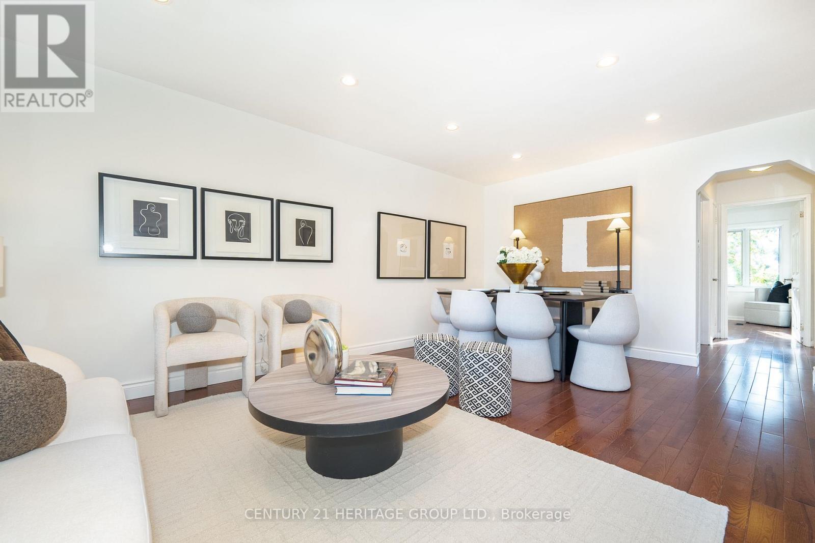 67 Savona Drive, Toronto, Ontario  M8W 4V2 - Photo 9 - W12499068