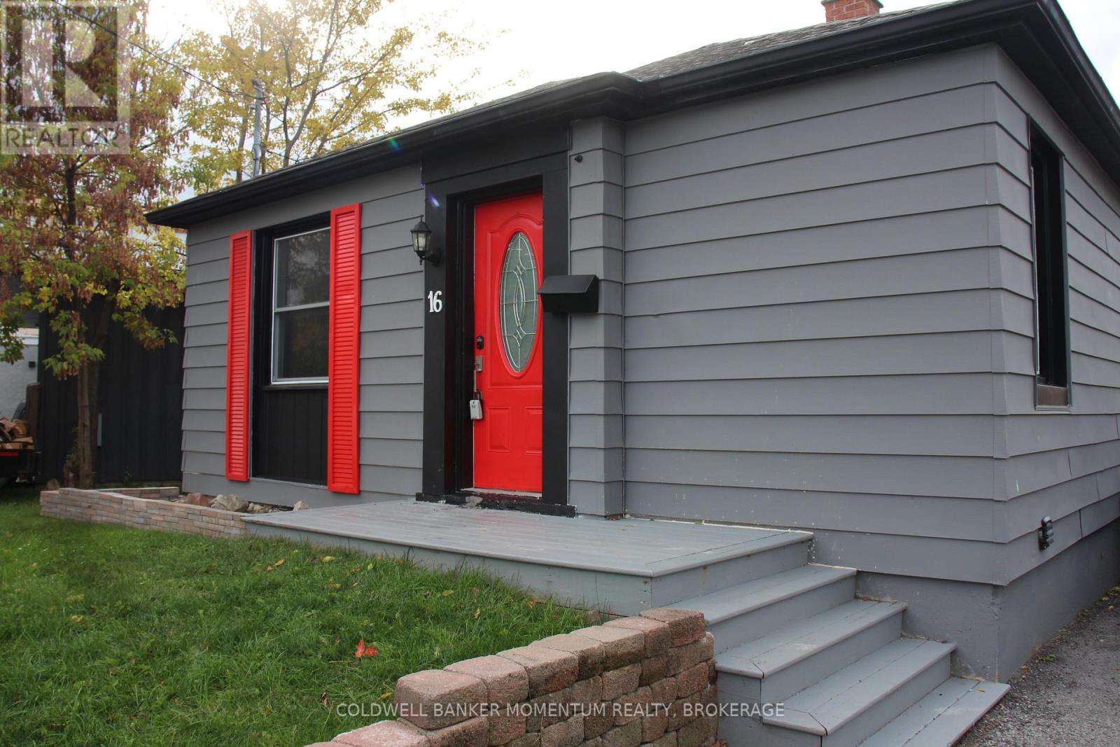 16 Princess Street, St. Catharines, Ontario  L2P 2P9 - Photo 2 - X12478369