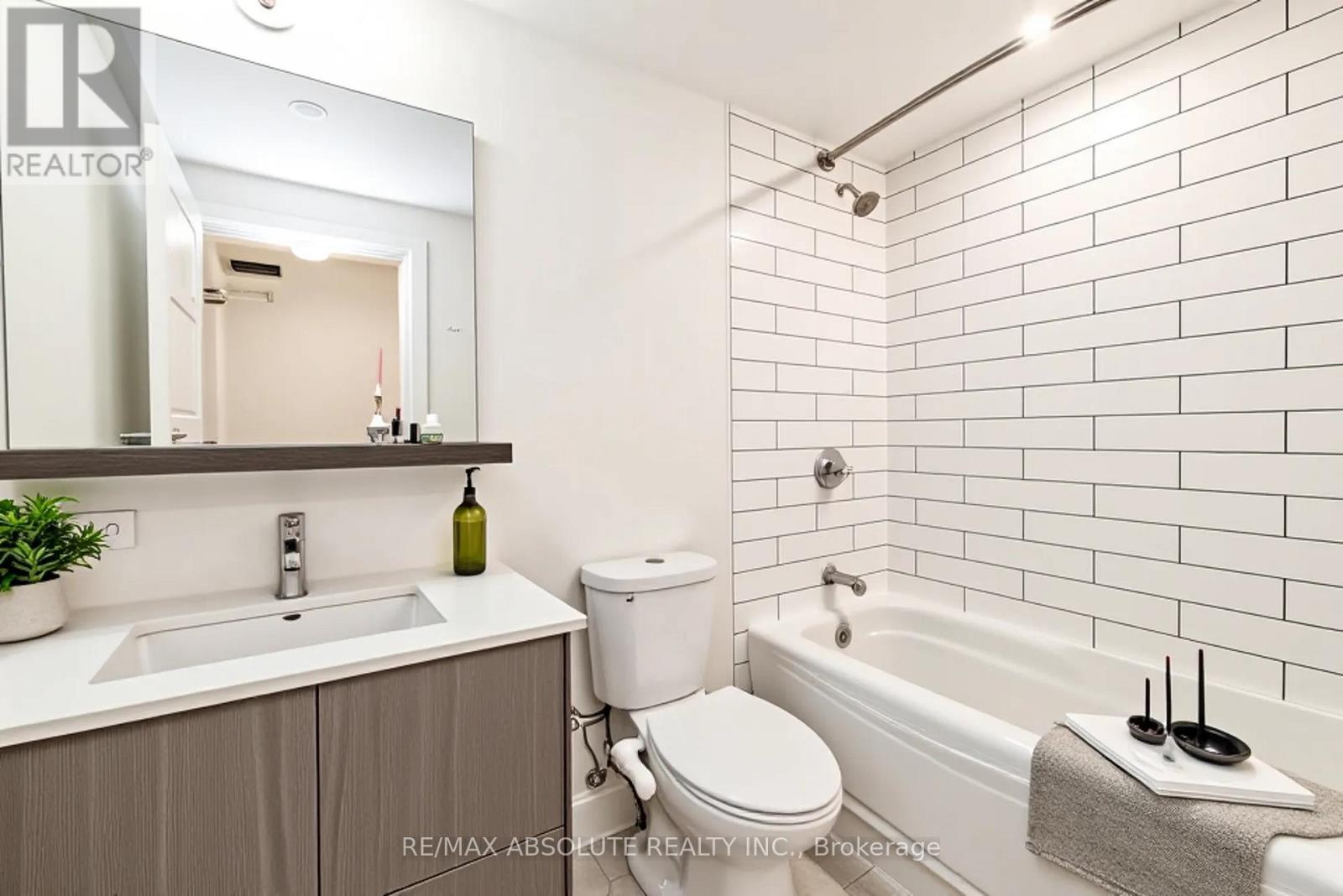 209 - 411 Mackay Street, Ottawa, Ontario  K1M 2C5 - Photo 17 - X12502248