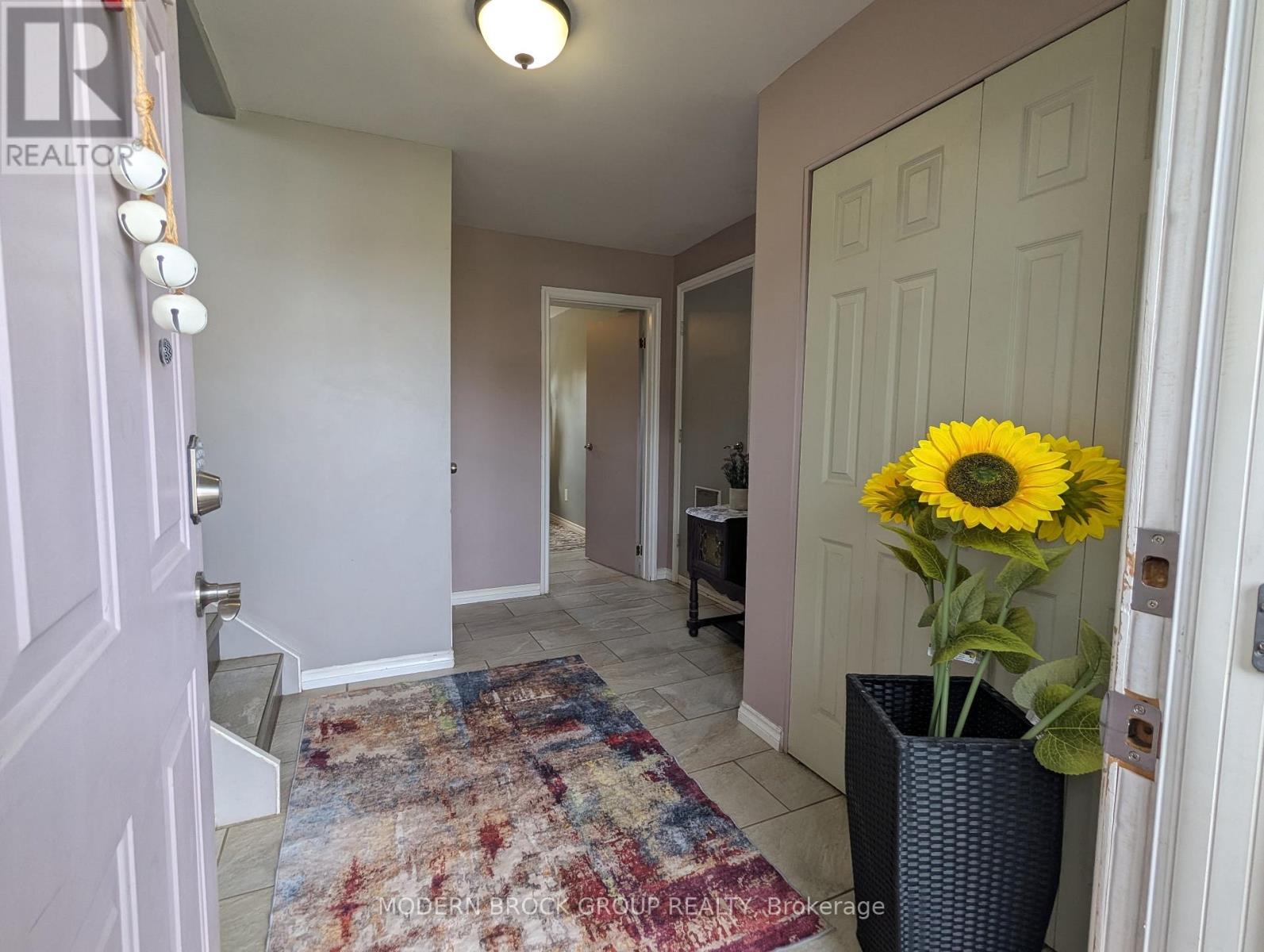 1350 Linden Crescent, Brockville, Ontario  K6V 6B6 - Photo 4 - X12479379