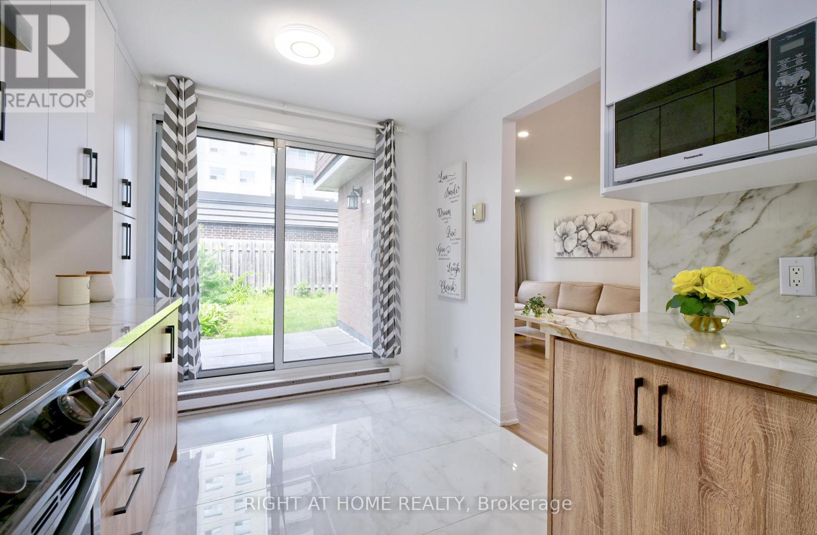 197 - 2170 Bromsgrove Road, Mississauga, Ontario  L5J 4J2 - Photo 13 - W12501836