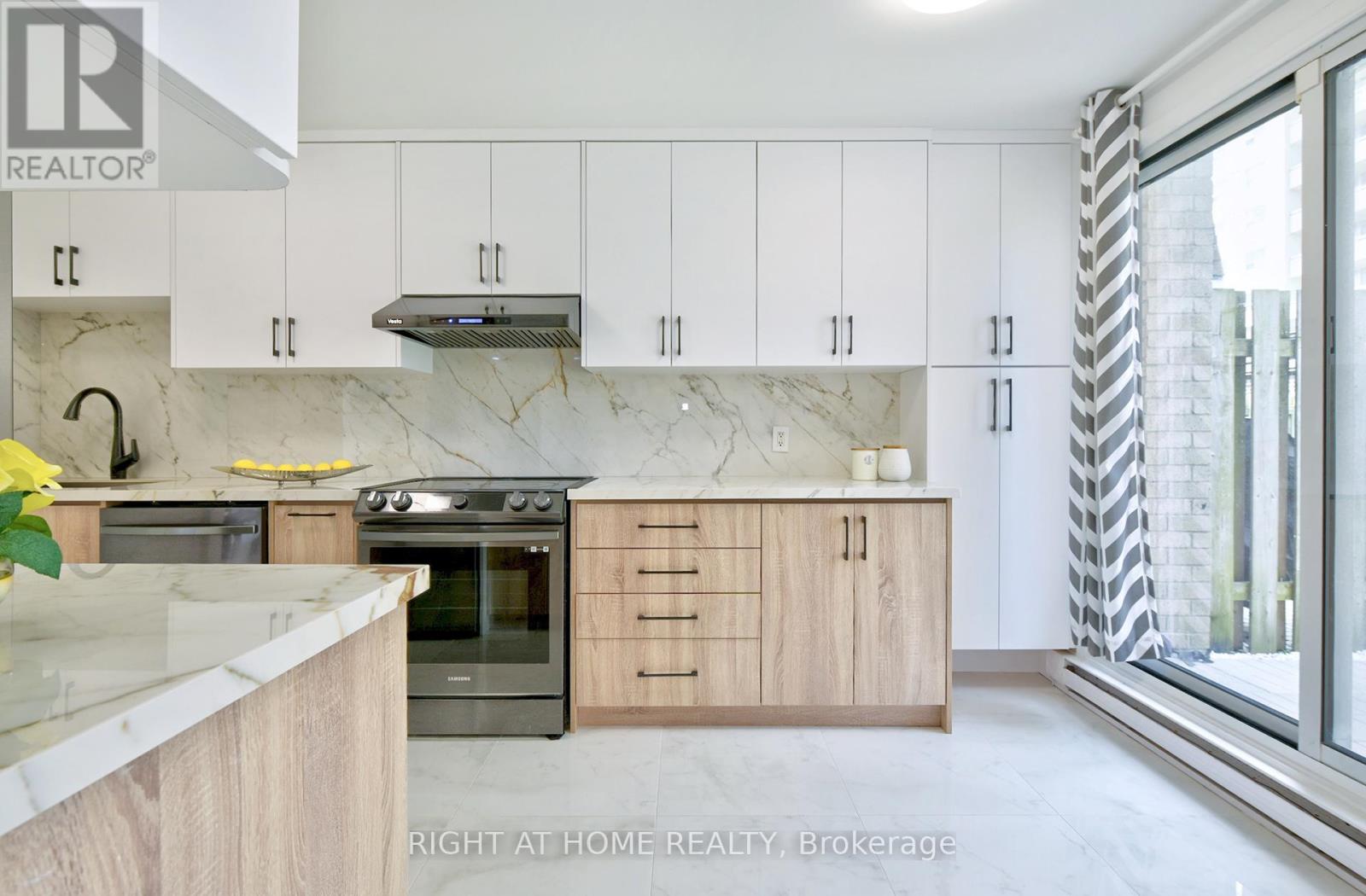 197 - 2170 Bromsgrove Road, Mississauga, Ontario  L5J 4J2 - Photo 14 - W12501836