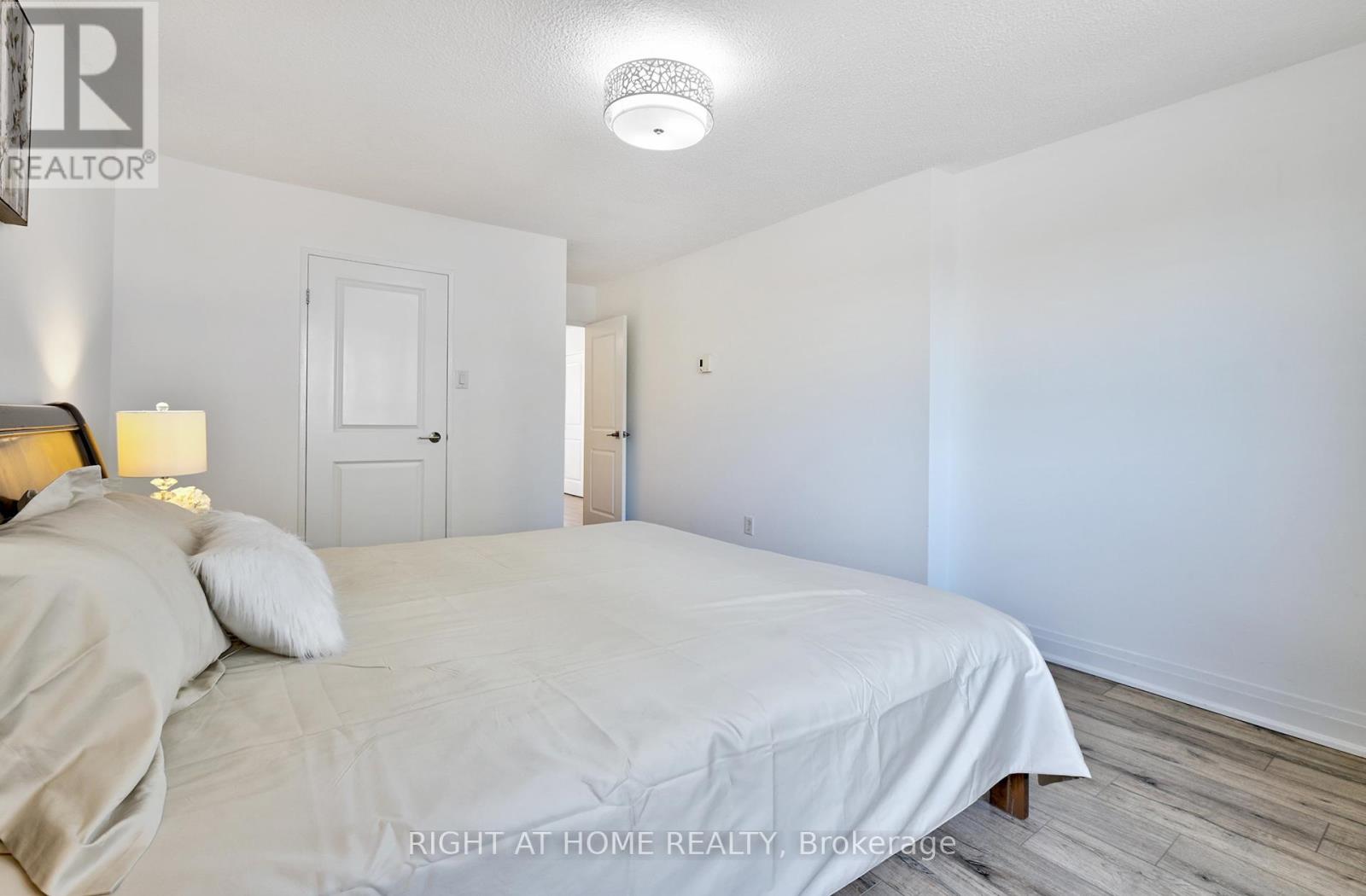 197 - 2170 Bromsgrove Road, Mississauga, Ontario  L5J 4J2 - Photo 22 - W12501836