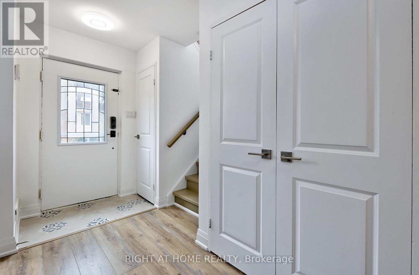 197 - 2170 Bromsgrove Road, Mississauga, Ontario  L5J 4J2 - Photo 3 - W12501836