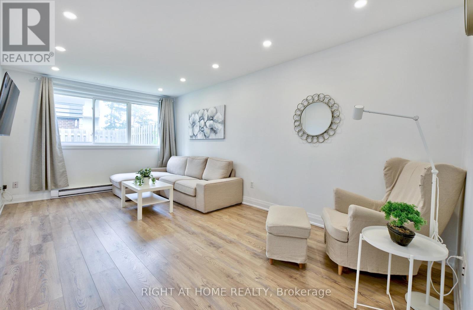 197 - 2170 Bromsgrove Road, Mississauga, Ontario  L5J 4J2 - Photo 8 - W12501836