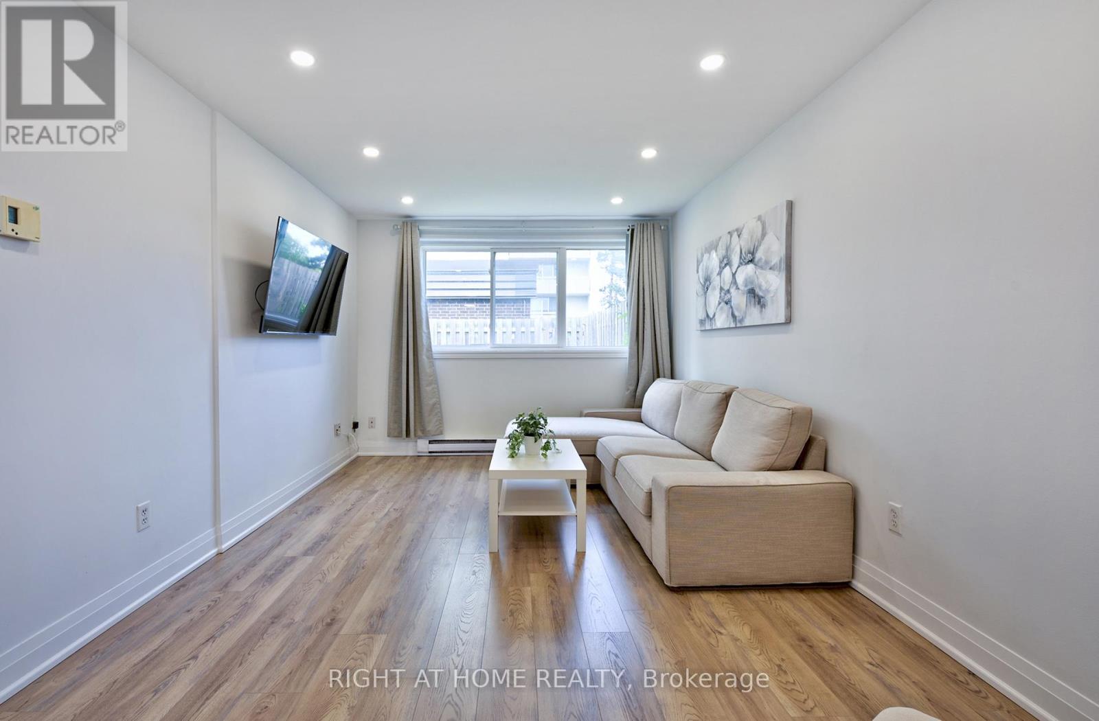 197 - 2170 Bromsgrove Road, Mississauga, Ontario  L5J 4J2 - Photo 9 - W12501836