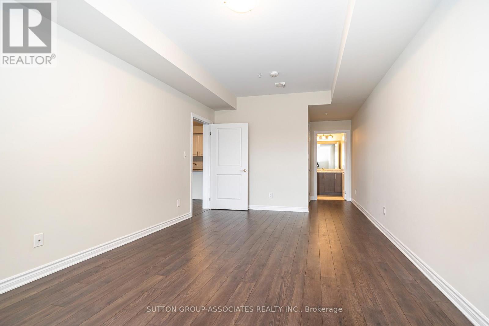 307 - 150 Oak Park Boulevard, Oakville, Ontario  L6H 3P2 - Photo 22 - W12501840