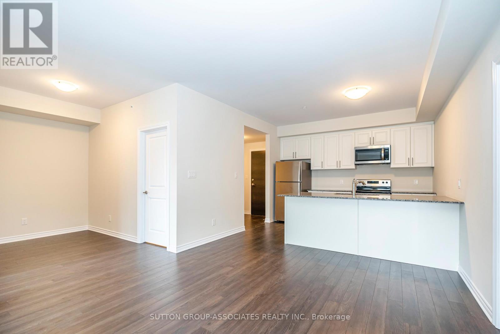 307 - 150 Oak Park Boulevard, Oakville, Ontario  L6H 3P2 - Photo 6 - W12501840