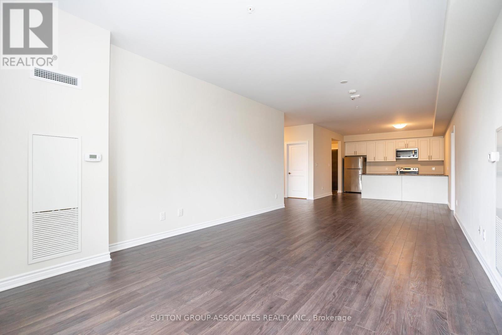 307 - 150 Oak Park Boulevard, Oakville, Ontario  L6H 3P2 - Photo 7 - W12501840