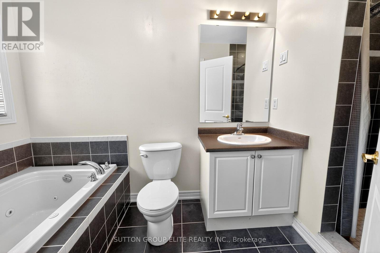 4307 Trail Blazer Way, Mississauga, Ontario  L5R 0A9 - Photo 25 - W12501866