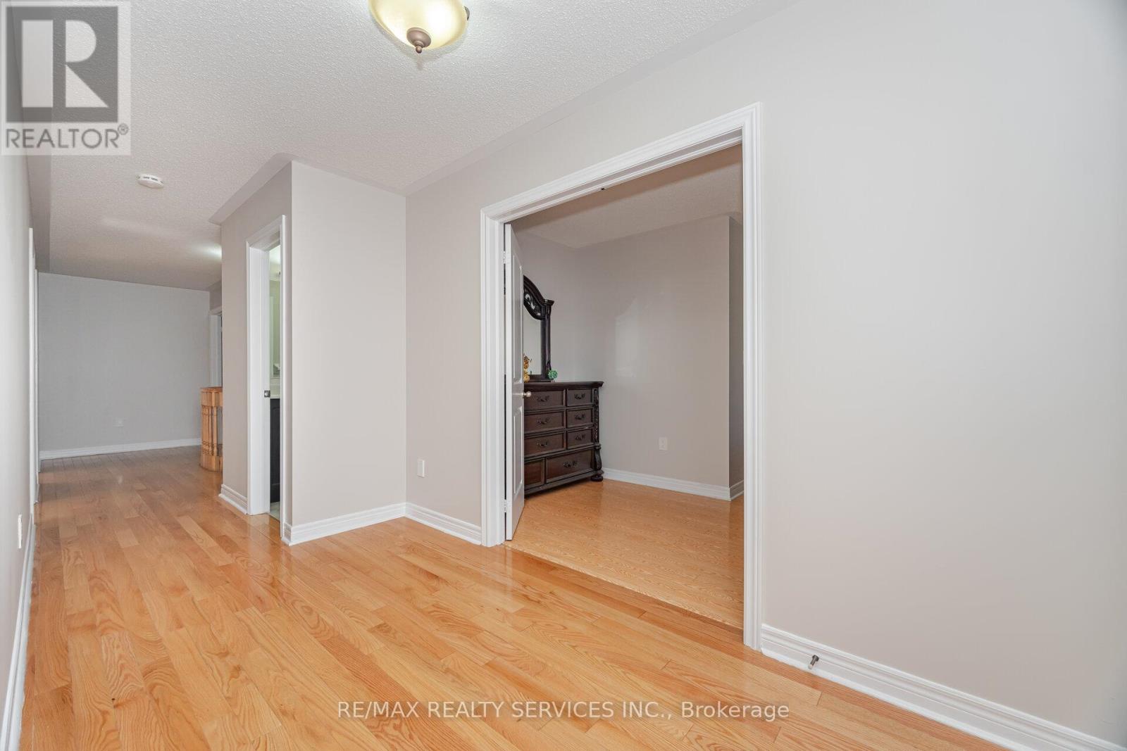 232 Sussexvale Drive, Brampton, Ontario  L6R 3S3 - Photo 27 - W12501888