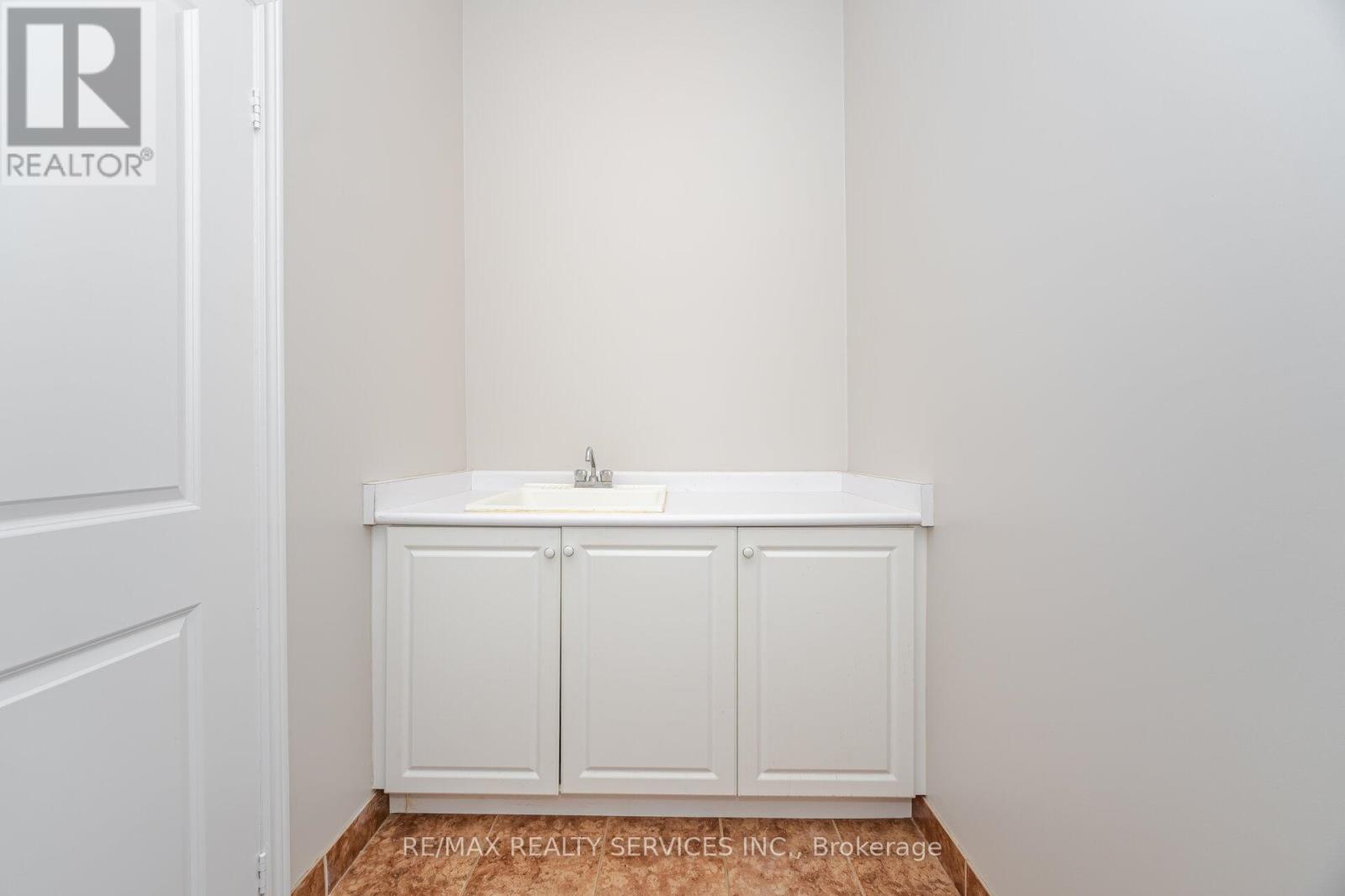 232 Sussexvale Drive, Brampton, Ontario  L6R 3S3 - Photo 45 - W12501888