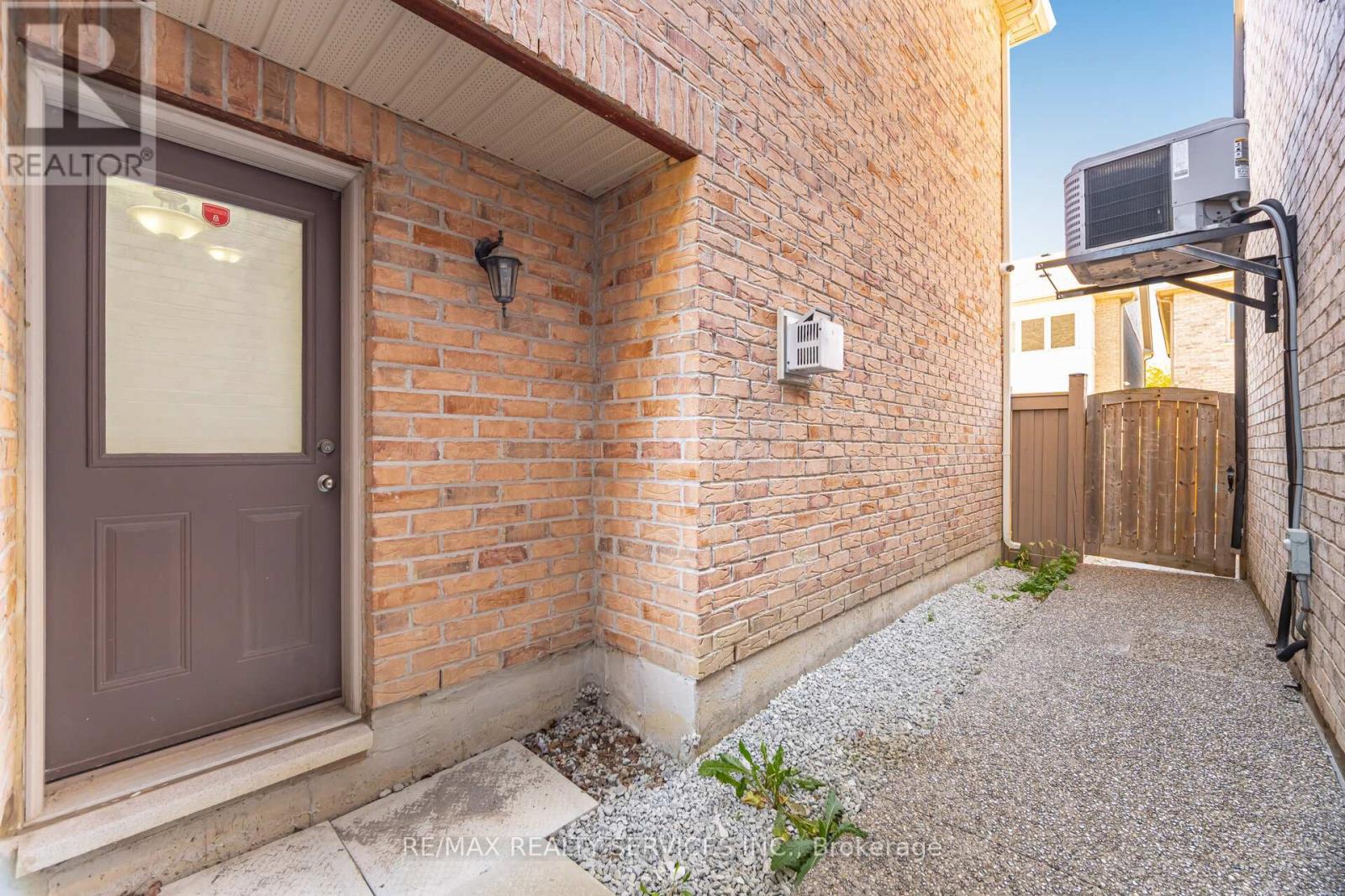 232 Sussexvale Drive, Brampton, Ontario  L6R 3S3 - Photo 50 - W12501888