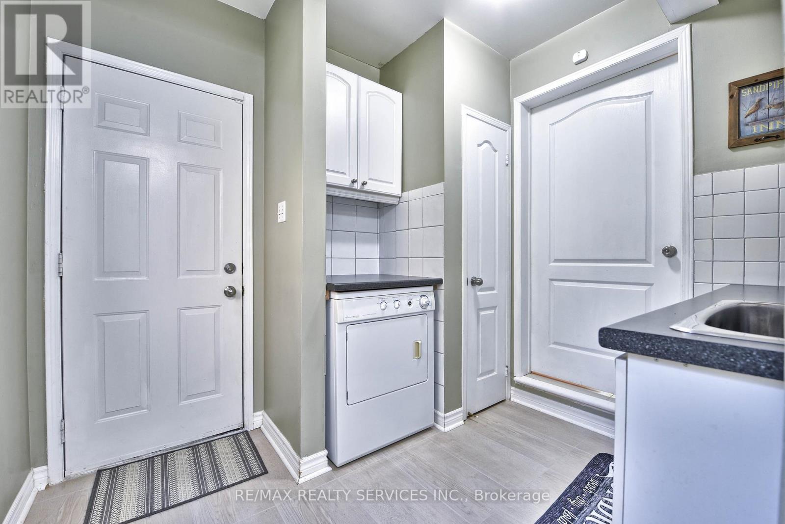 1 Daisy Court, Brampton, Ontario  L7A 1J8 - Photo 20 - W12501894