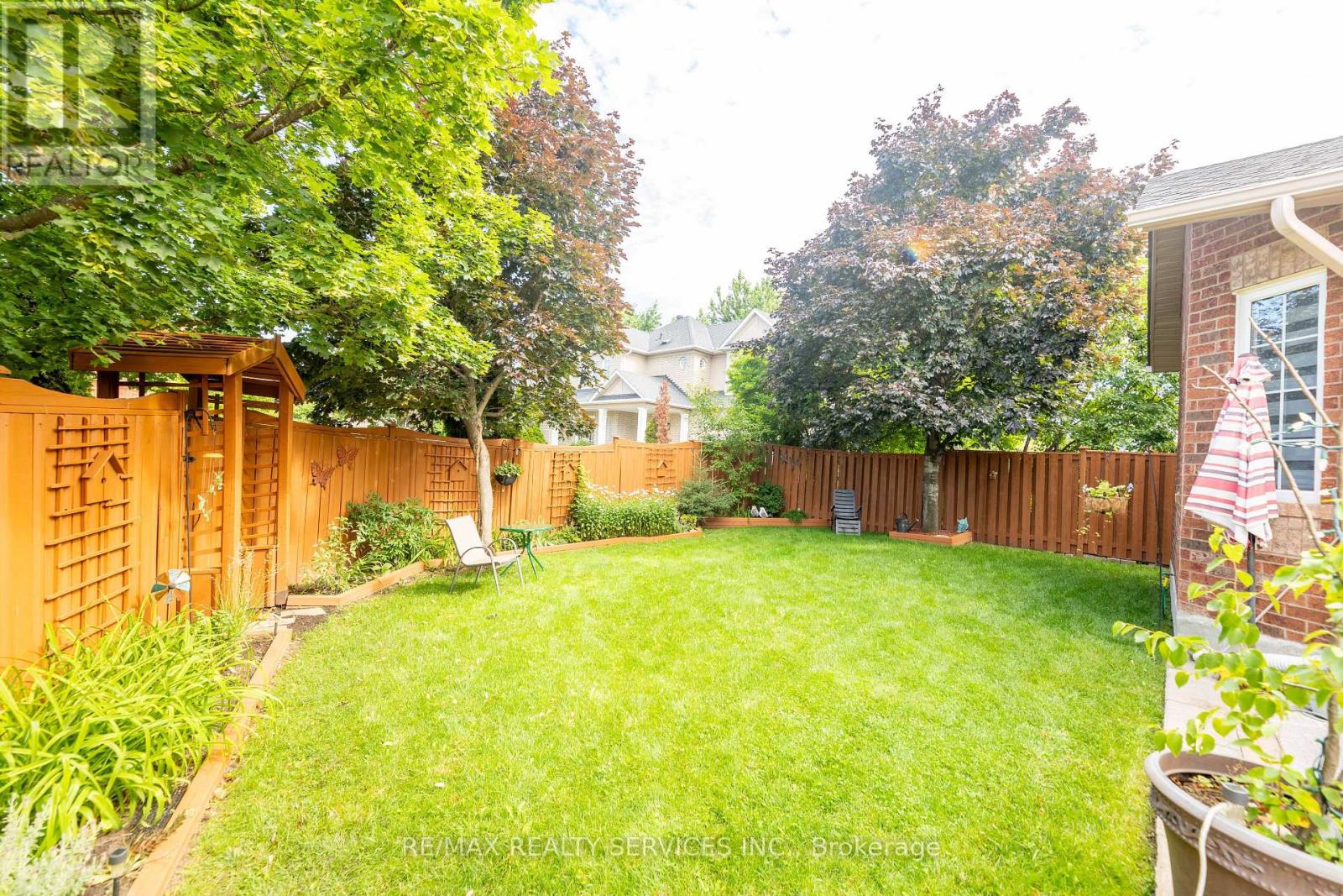 1 Daisy Court, Brampton, Ontario  L7A 1J8 - Photo 49 - W12501894