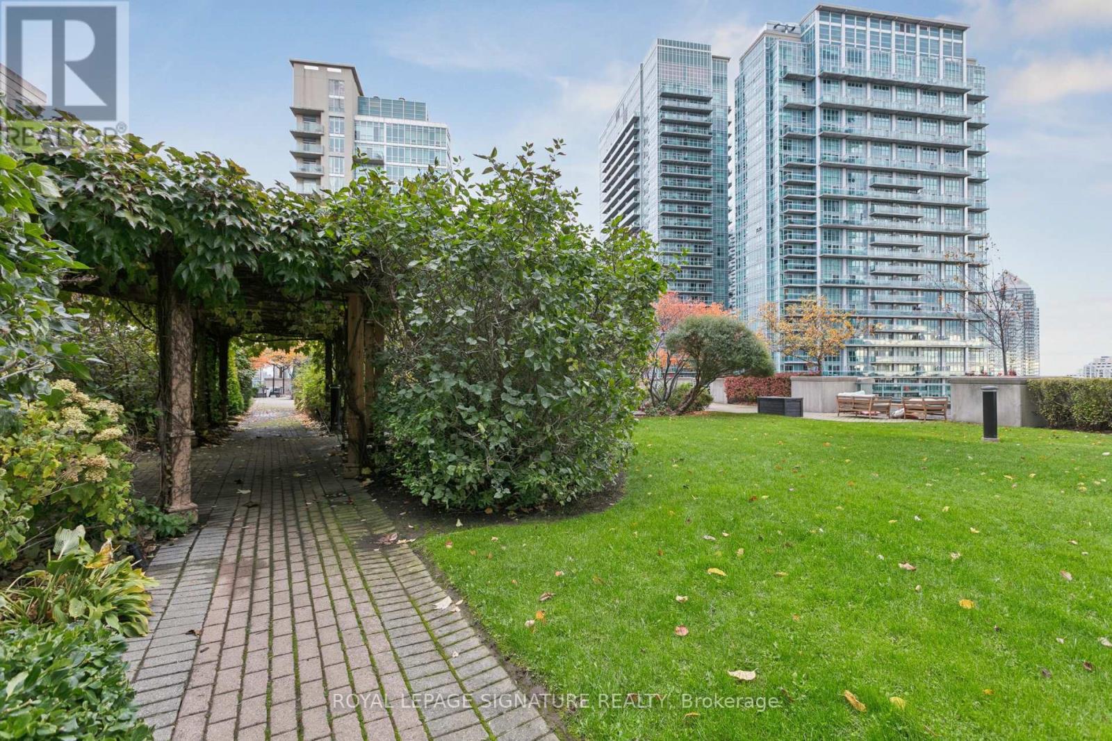 111 - 250 Manitoba Street, Toronto, Ontario  M8Y 4G8 - Photo 28 - W12501914