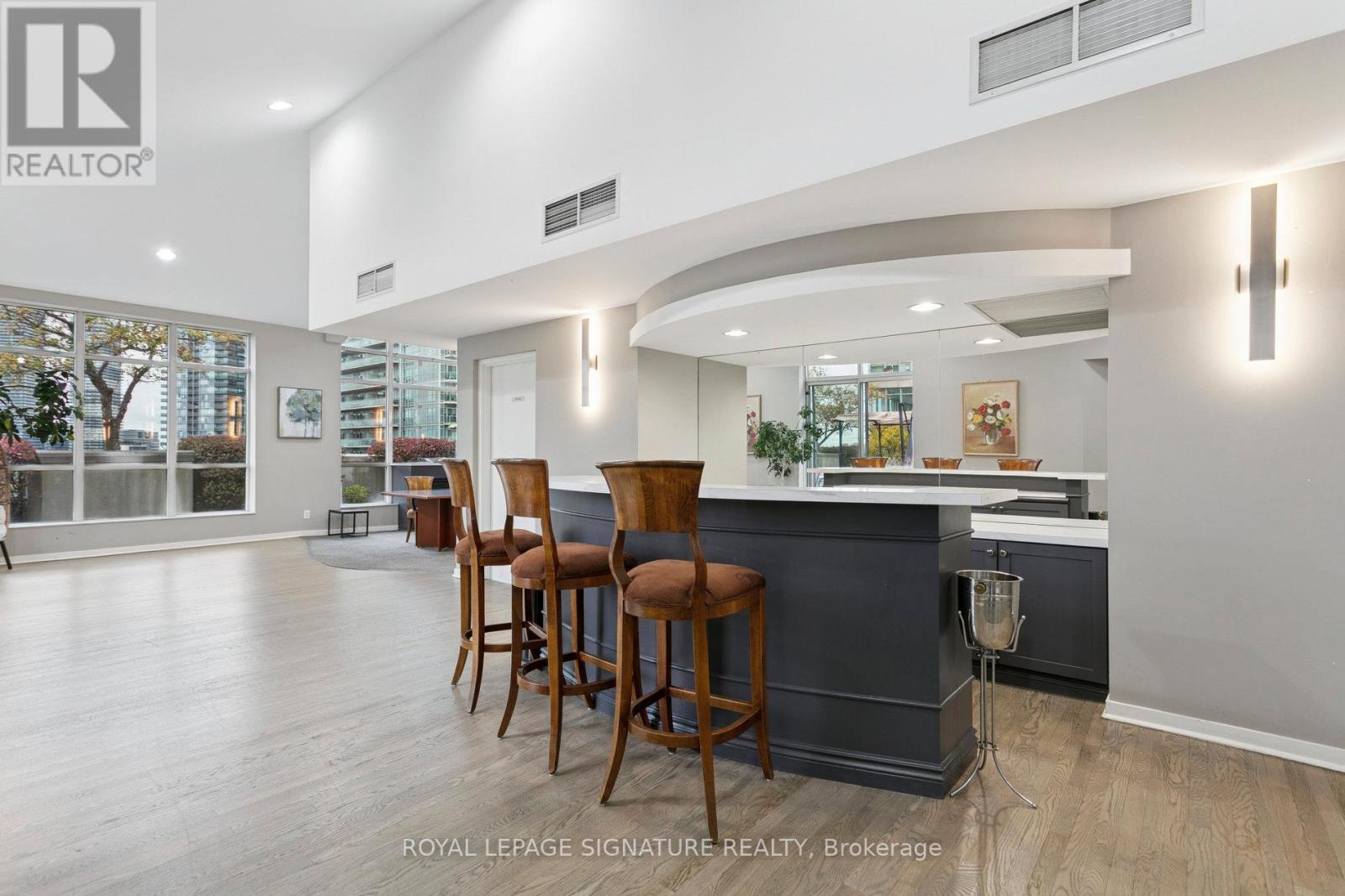 111 - 250 Manitoba Street, Toronto, Ontario  M8Y 4G8 - Photo 32 - W12501914