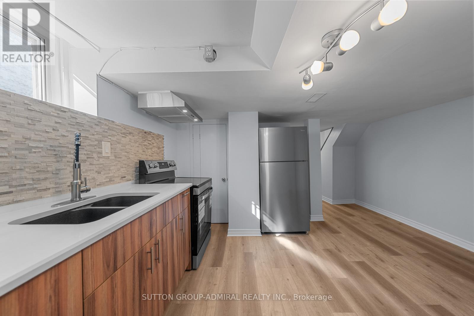 87 Pritchard Avenue, Toronto, Ontario  M6N 1T9 - Photo 19 - W12501950