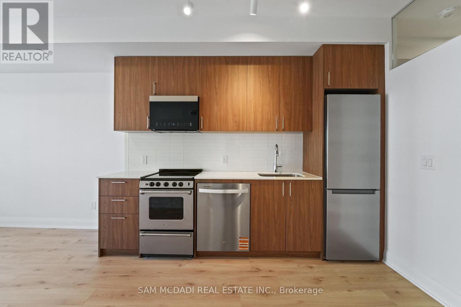 320 - 3250 Carding Mill Trail, Oakville (Go Glenorchy), Ontario  L6M 1L3 - Photo 6 - W12501998