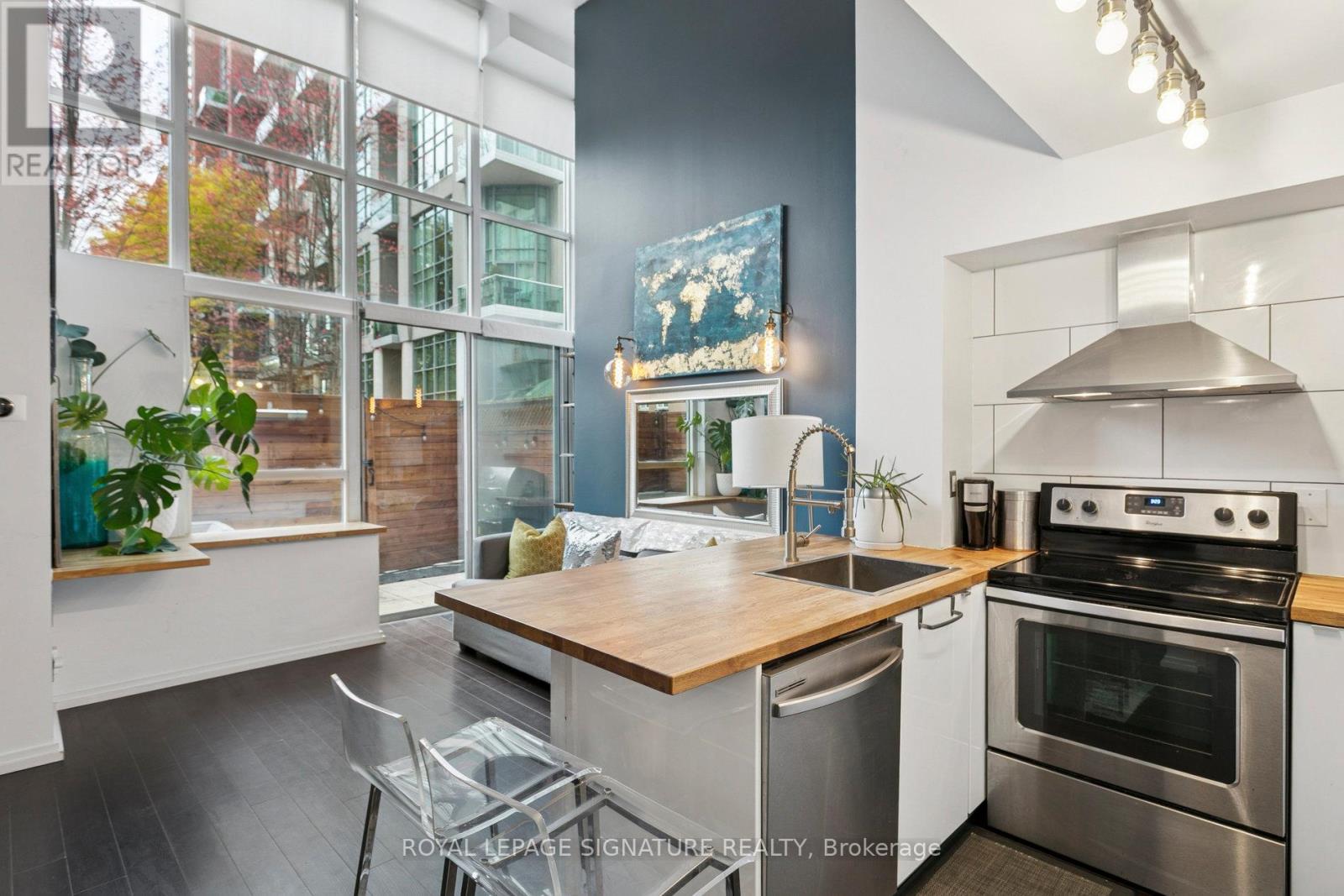 111 - 250 Manitoba Street, Toronto, Ontario  M8Y 4G8 - Photo 6 - W12502008