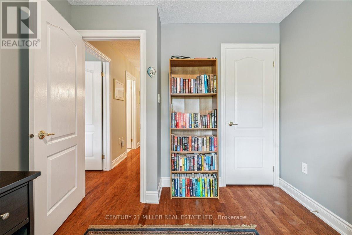 8 - 1019 North Shore Boulevard, Burlington, Ontario  L7T 1X8 - Photo 32 - W12502080