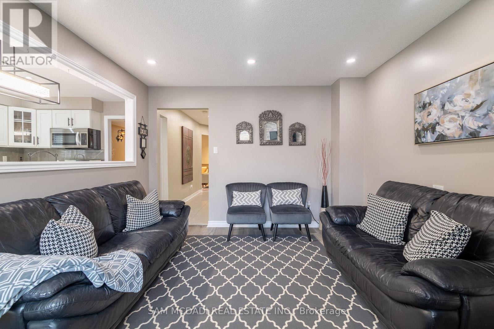 3183 Valcourt Crescent, Mississauga (Erin Mills), Ontario  L5L 5K2 - Photo 13 - W12502096