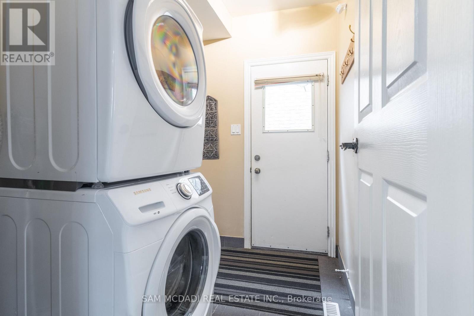 3183 Valcourt Crescent, Mississauga (Erin Mills), Ontario  L5L 5K2 - Photo 15 - W12502096