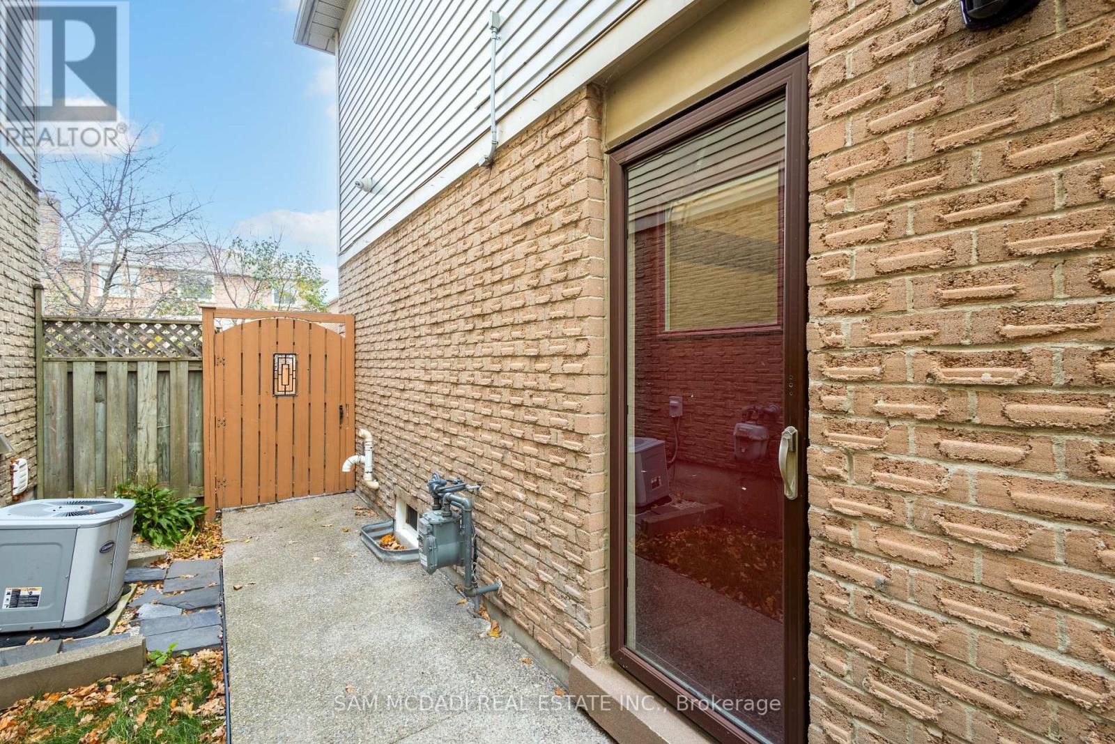 3183 Valcourt Crescent, Mississauga (Erin Mills), Ontario  L5L 5K2 - Photo 38 - W12502096