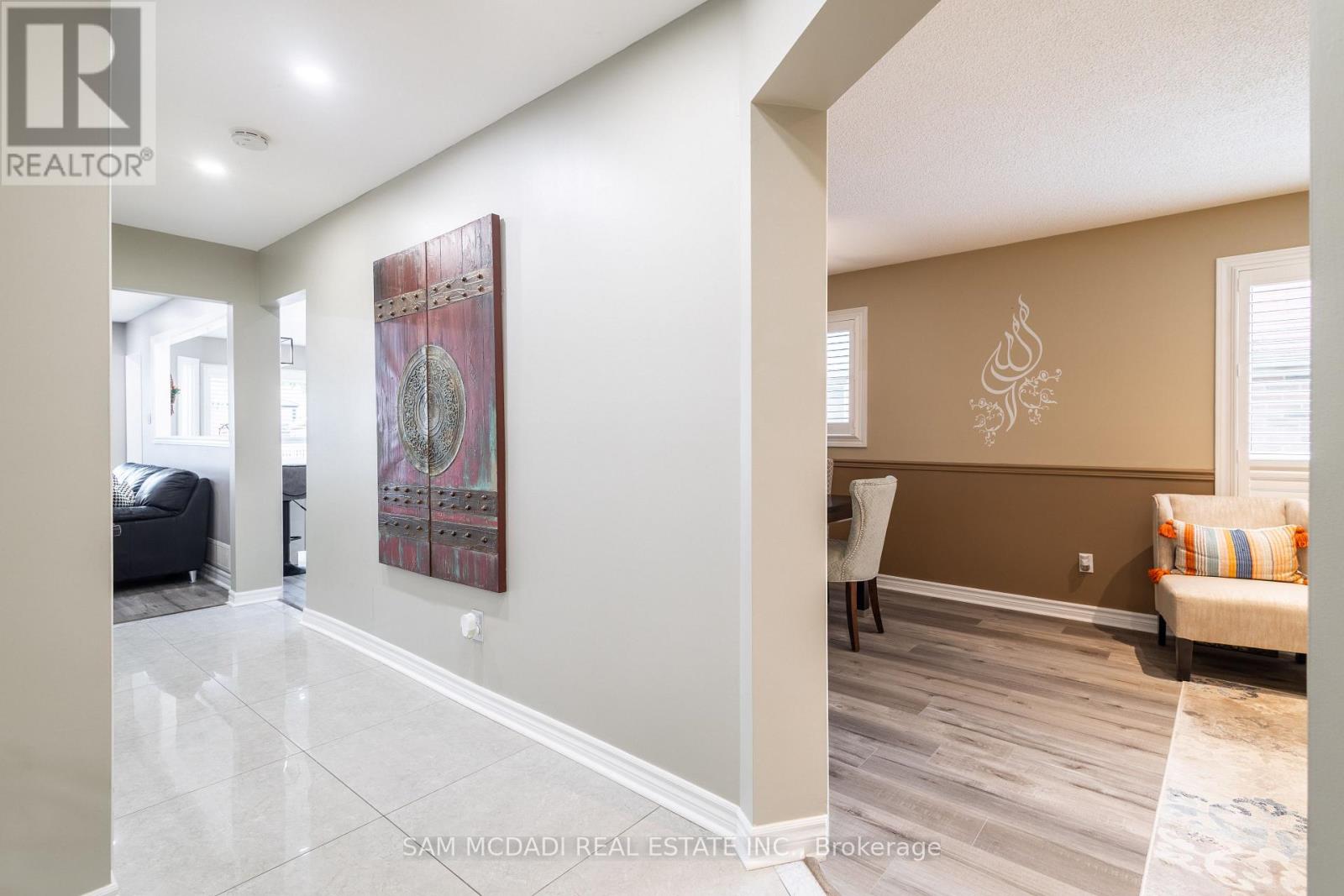 3183 Valcourt Crescent, Mississauga (Erin Mills), Ontario  L5L 5K2 - Photo 6 - W12502096
