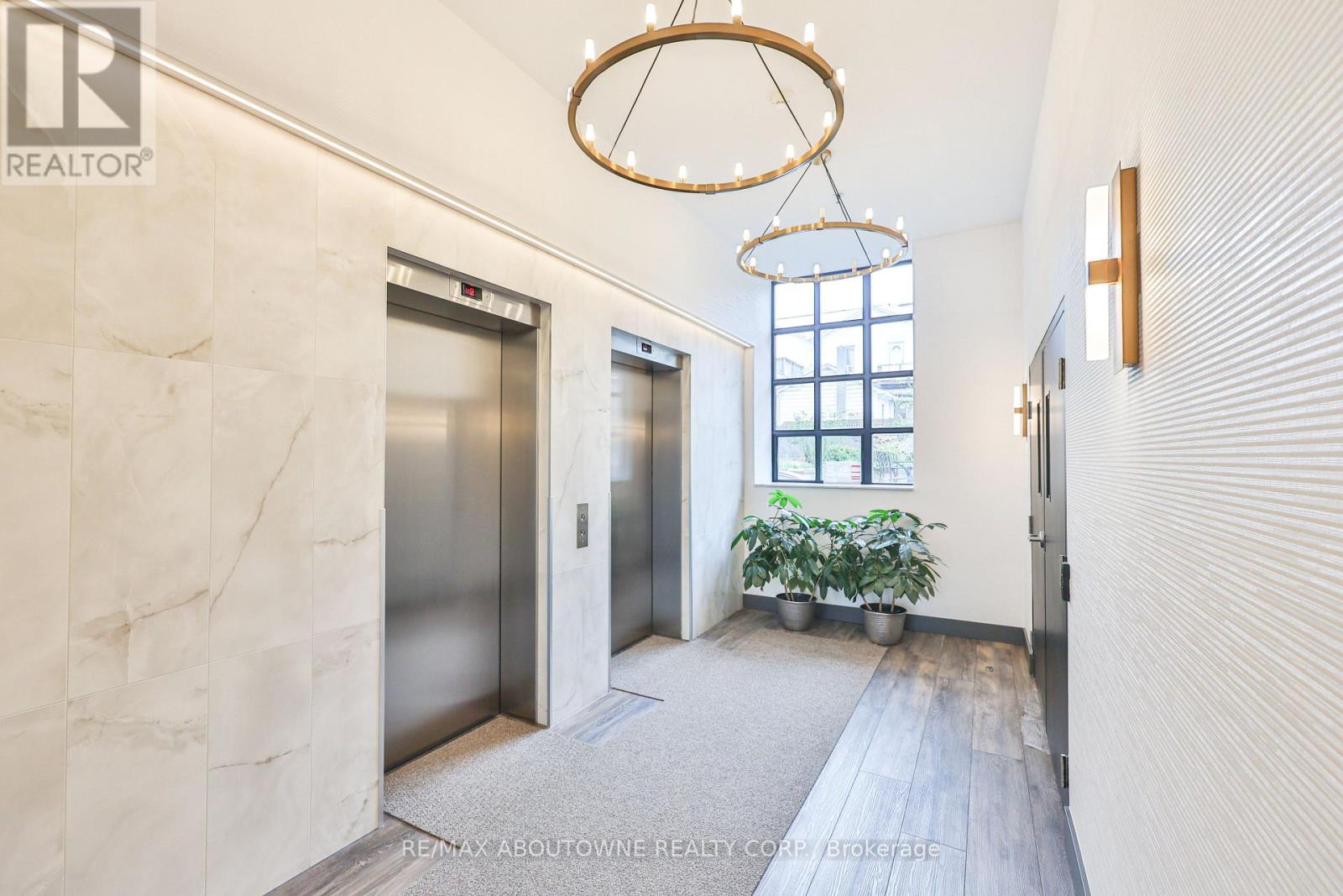 404 - 185 Robinson Street, Oakville, Ontario  L6J 7P6 - Photo 7 - W12502118