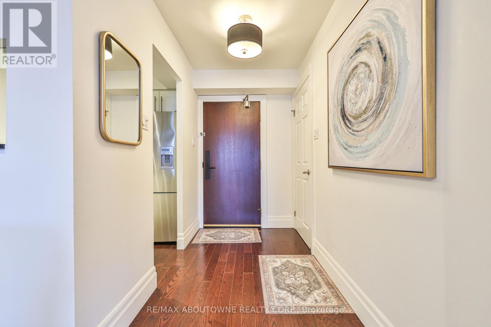 404 - 185 Robinson Street, Oakville, Ontario  L6J 7P6 - Photo 9 - W12502118