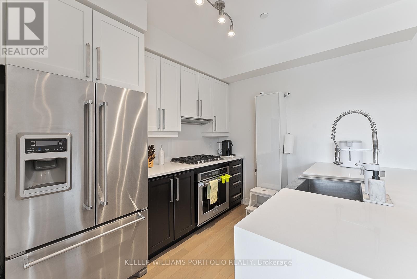 10 - 4030 Parkside Village Drive, Mississauga (Creditview), Ontario  L5B 0K2 - Photo 14 - W12502126