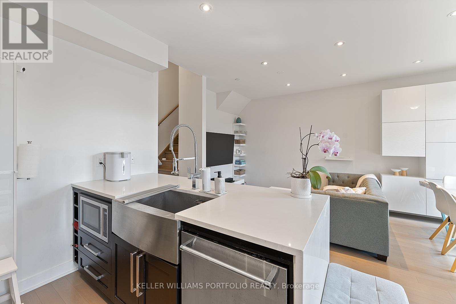 10 - 4030 Parkside Village Drive, Mississauga (Creditview), Ontario  L5B 0K2 - Photo 15 - W12502126