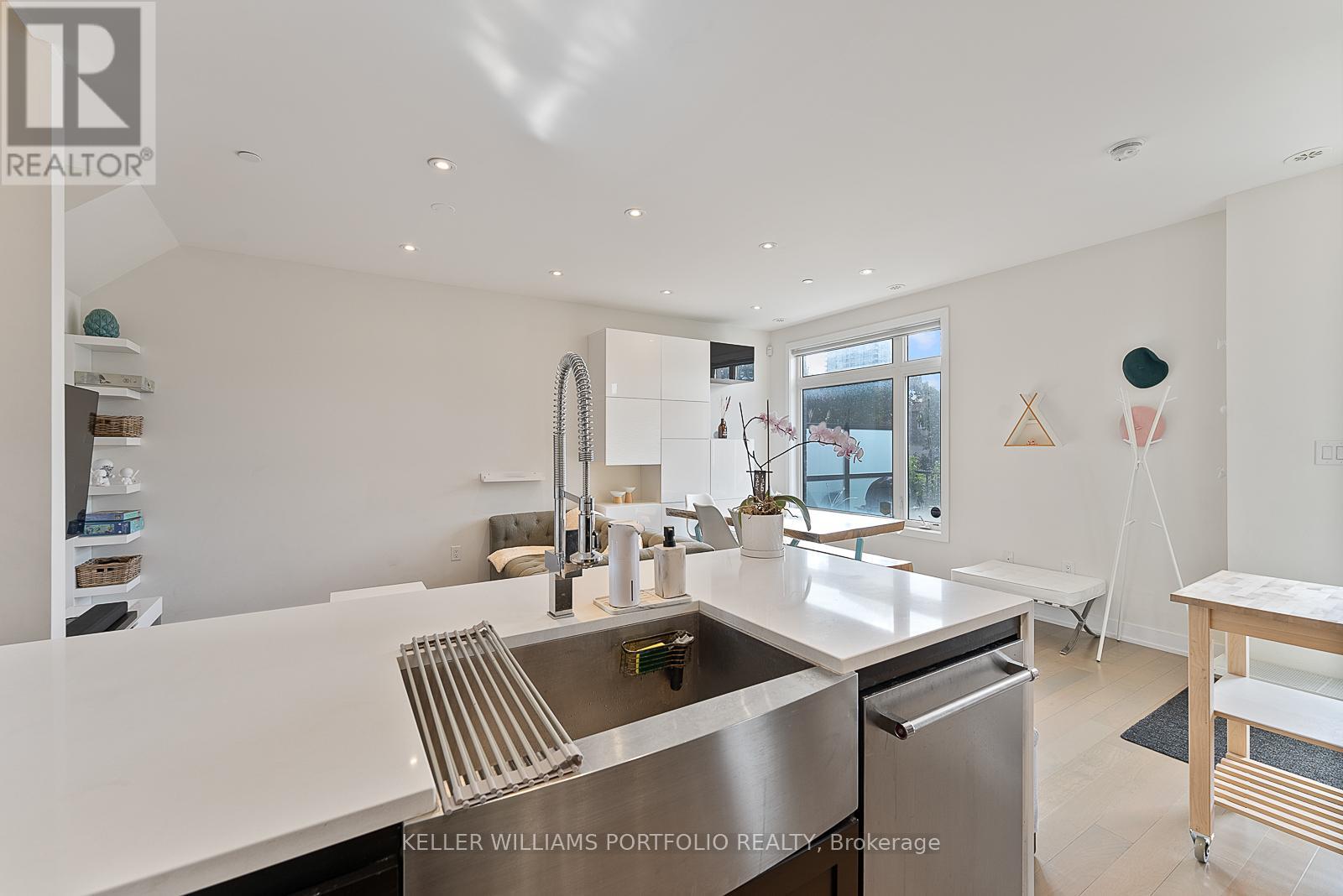 10 - 4030 Parkside Village Drive, Mississauga (Creditview), Ontario  L5B 0K2 - Photo 16 - W12502126