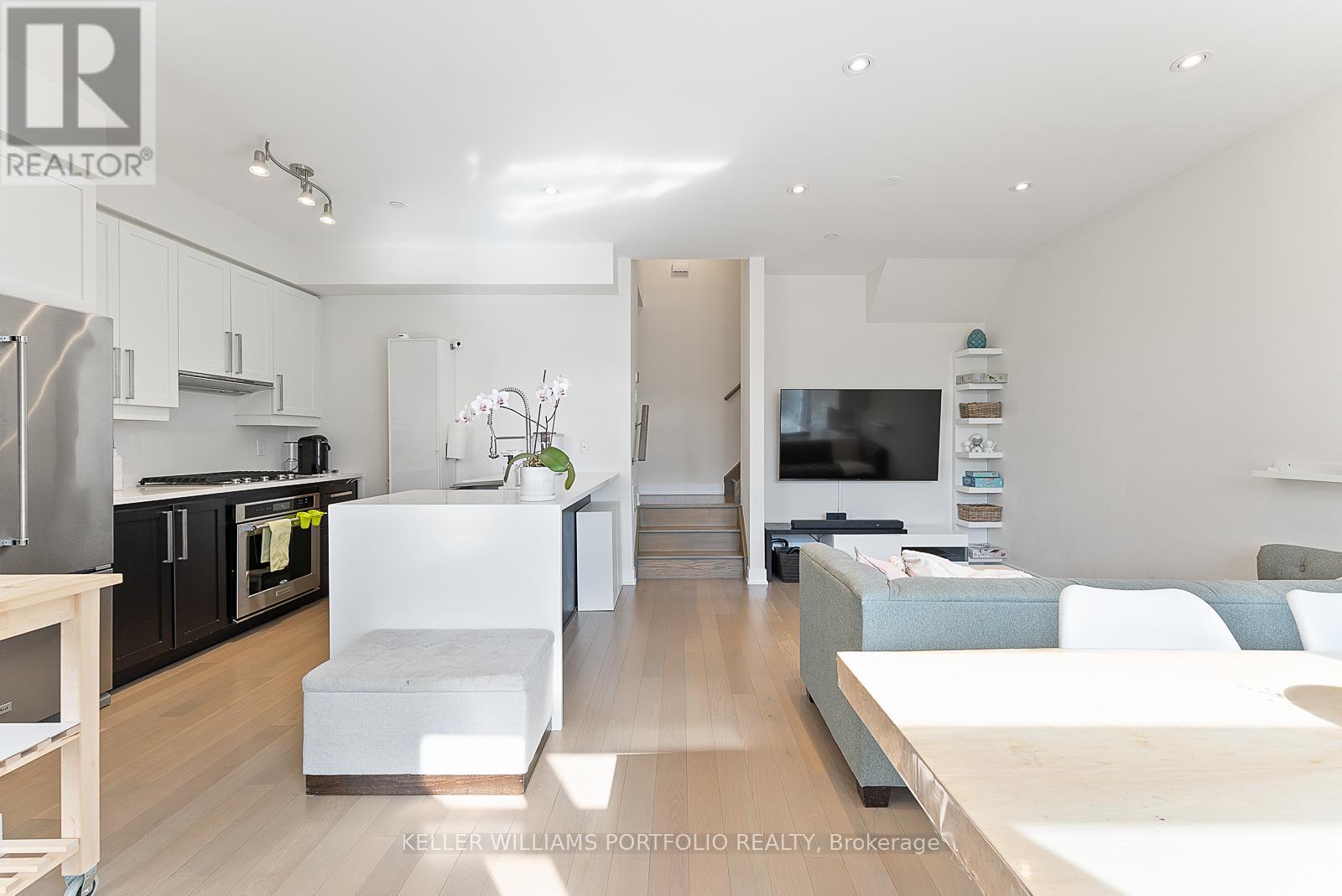 10 - 4030 Parkside Village Drive, Mississauga (Creditview), Ontario  L5B 0K2 - Photo 18 - W12502126