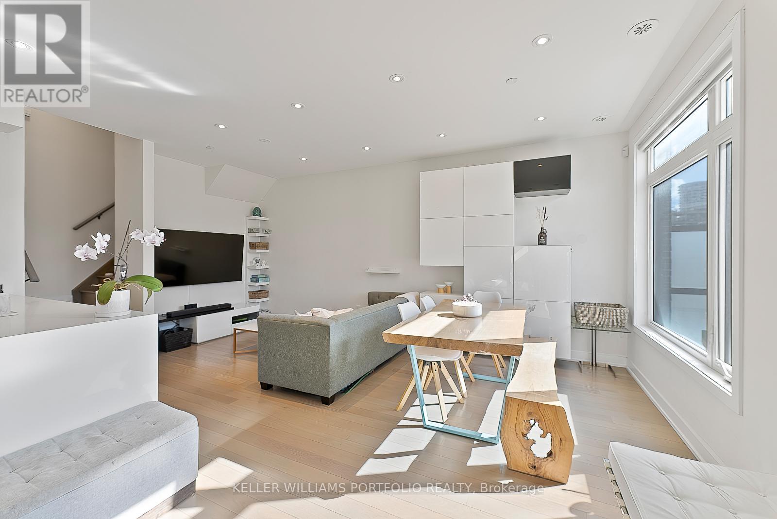 10 - 4030 Parkside Village Drive, Mississauga (Creditview), Ontario  L5B 0K2 - Photo 5 - W12502126