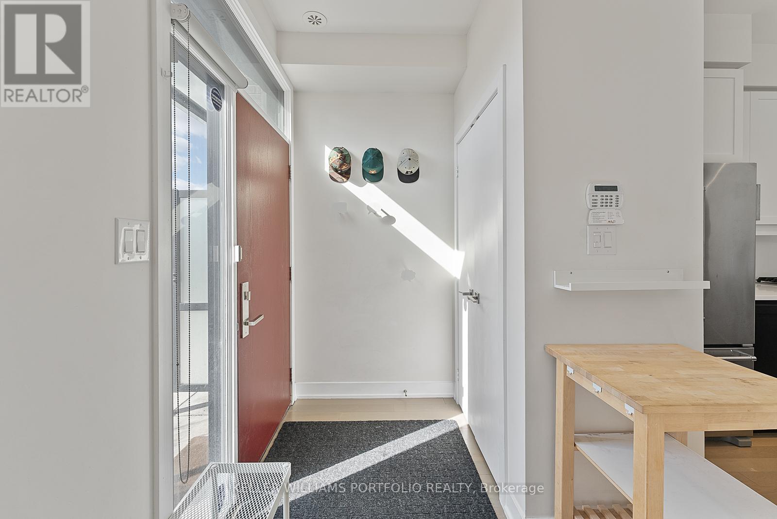 10 - 4030 Parkside Village Drive, Mississauga (Creditview), Ontario  L5B 0K2 - Photo 6 - W12502126