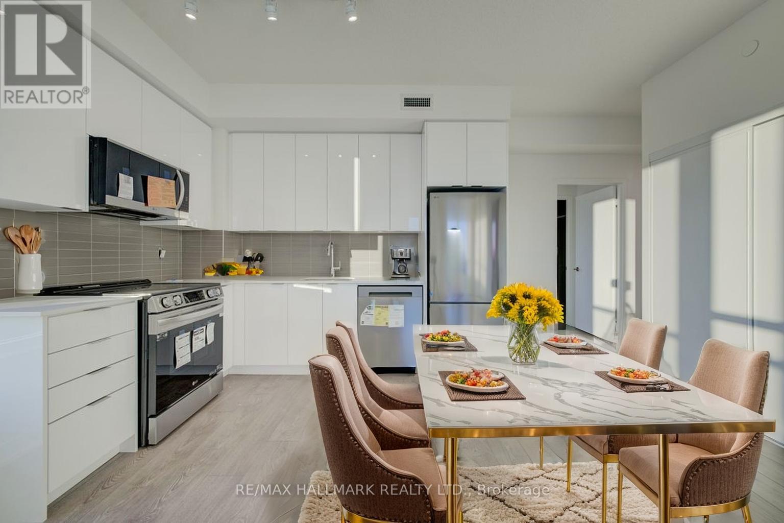 408 - 225 Malta Avenue S, Brampton, Ontario  L6Y 4M5 - Photo 2 - W12502134