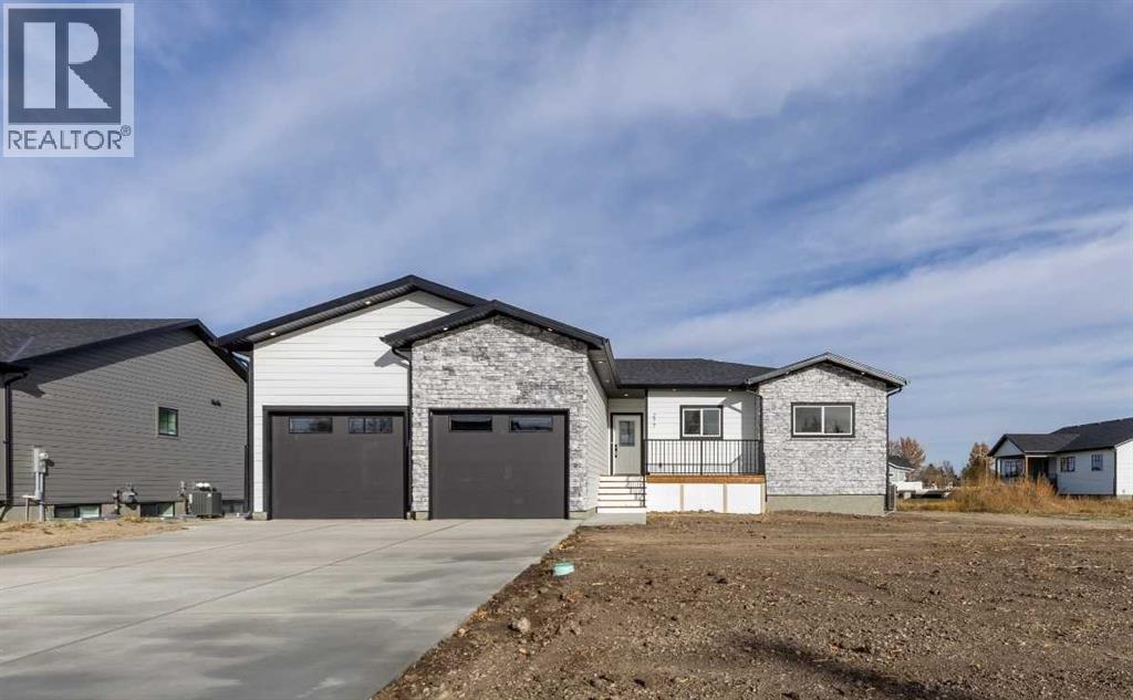 277 E 1 Avenue N, Magrath, Alberta
