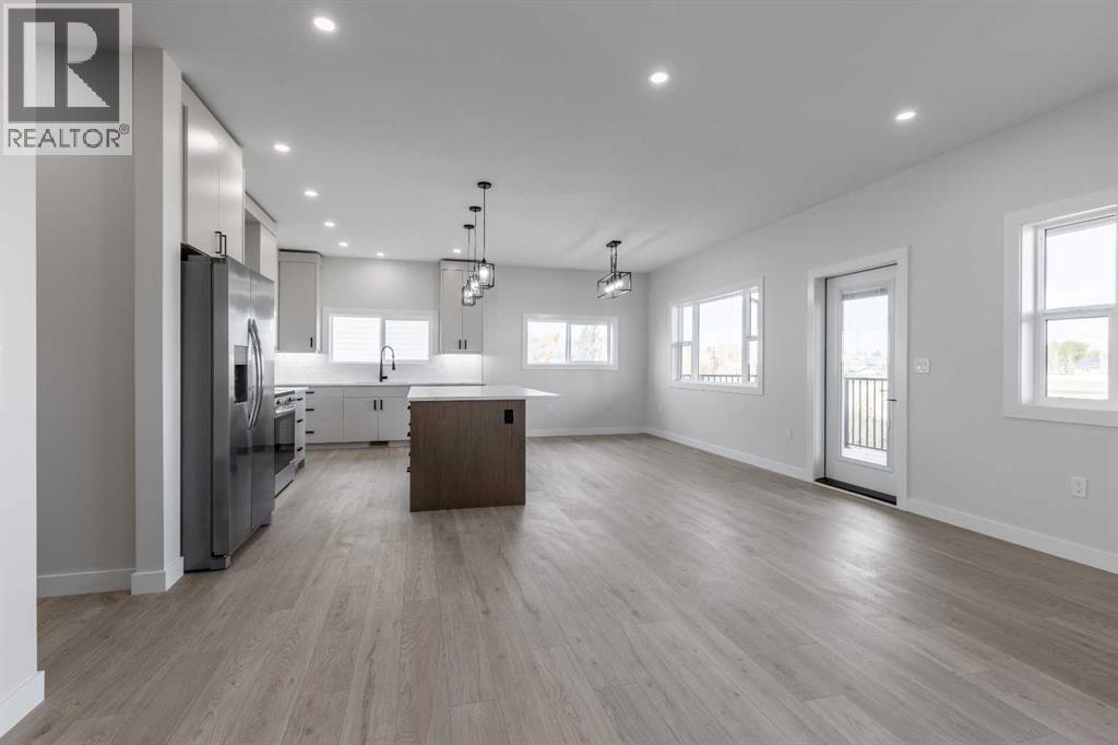 277 E 1 Avenue N, Magrath, Alberta  T0K 1J0 - Photo 5 - A2267463