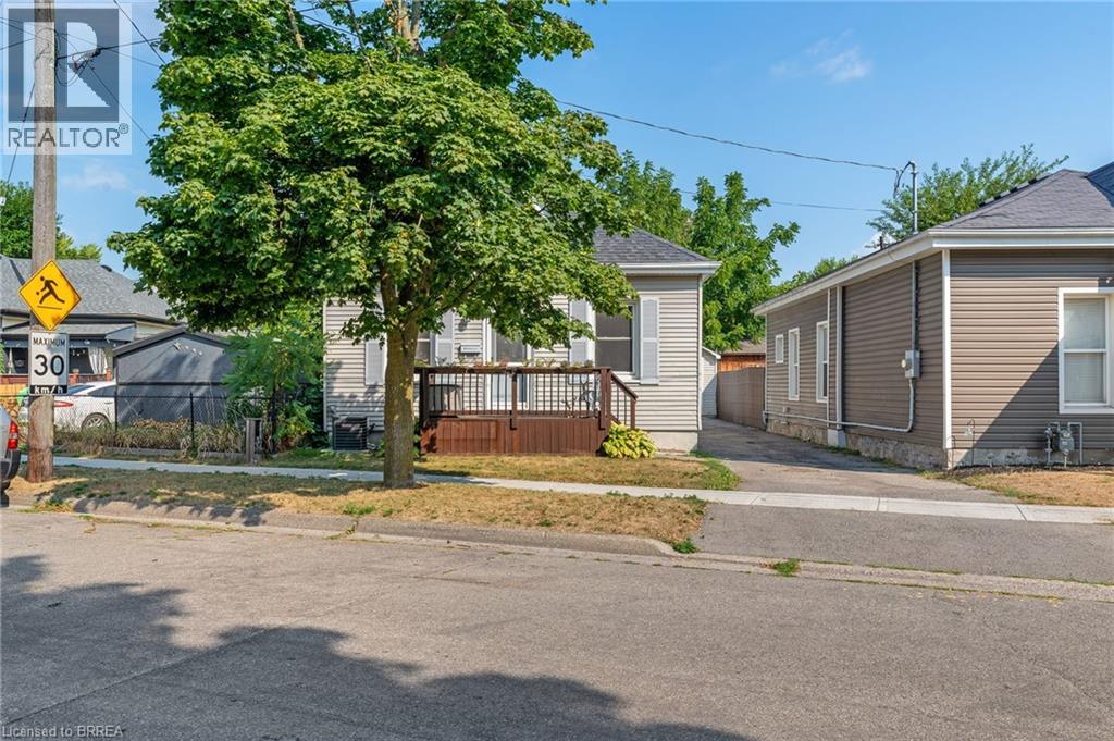 84 Brighton Avenue, Brantford, Ontario  N3S 1W2 - Photo 2 - 40760012