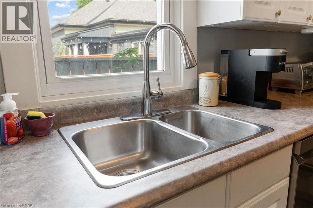 84 Brighton Avenue, Brantford, Ontario  N3S 1W2 - Photo 18 - 40760012