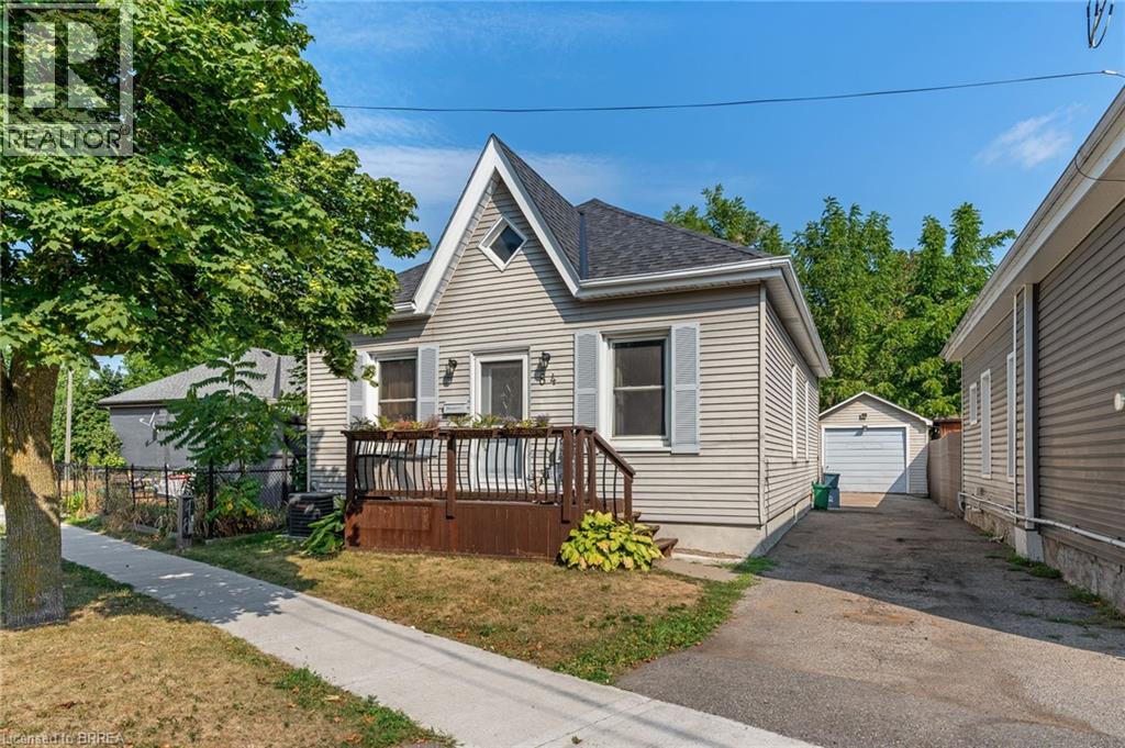 84 Brighton Avenue, Brantford, Ontario  N3S 1W2 - Photo 1 - 40760012