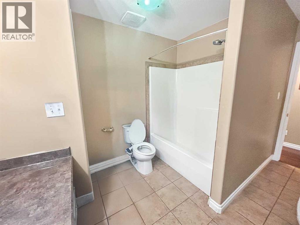 5318 54 Street, Camrose, Alberta  T4V 2B2 - Photo 9 - A2267239