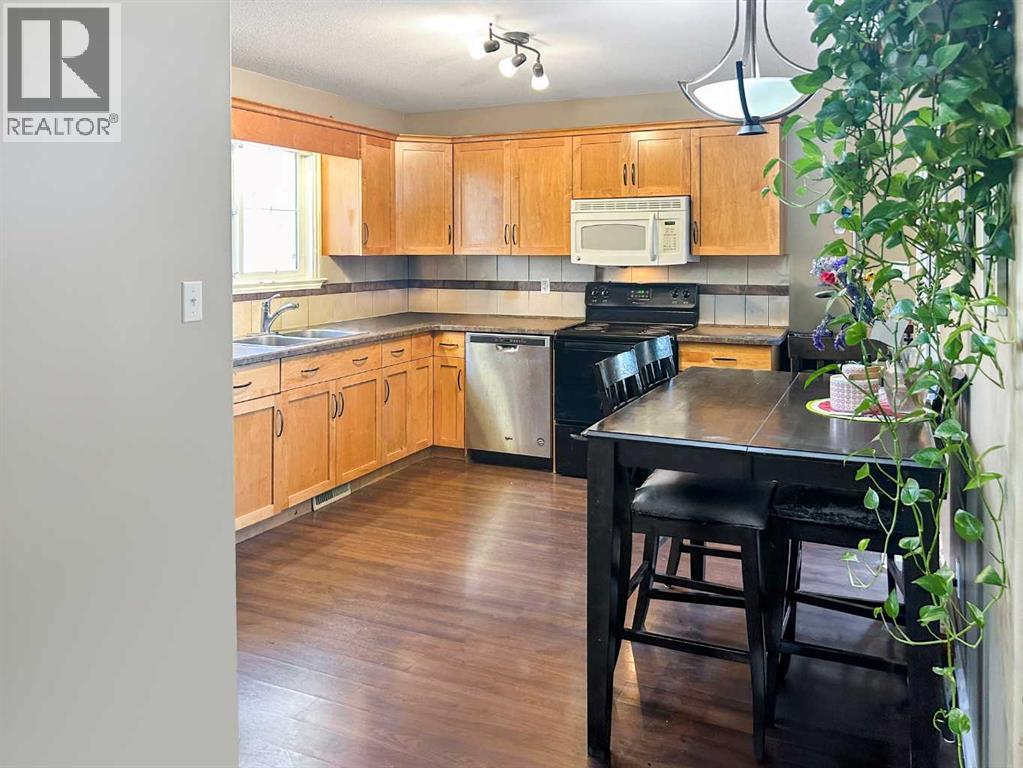 5318 54 Street, Camrose, Alberta  T4V 2B2 - Photo 3 - A2267239